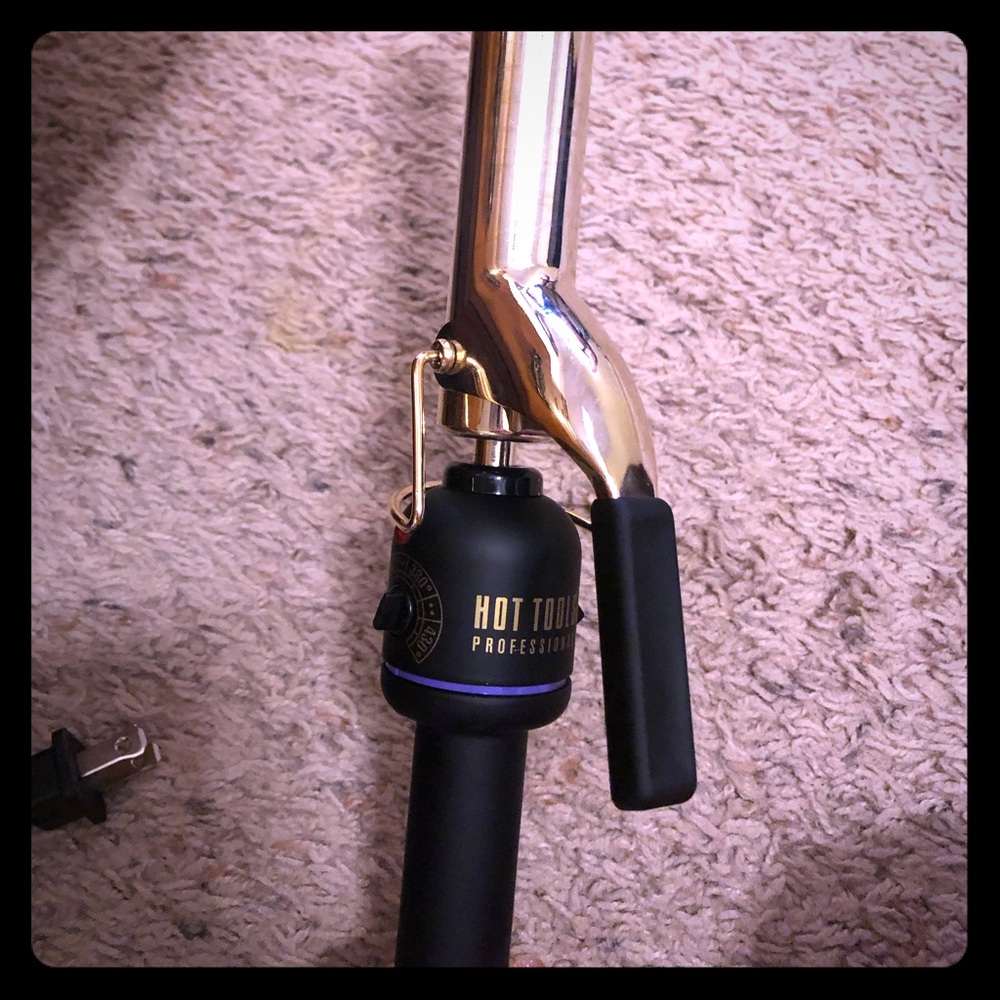 Hot Tools Curling Iron*SOLD ON OFFER UP***